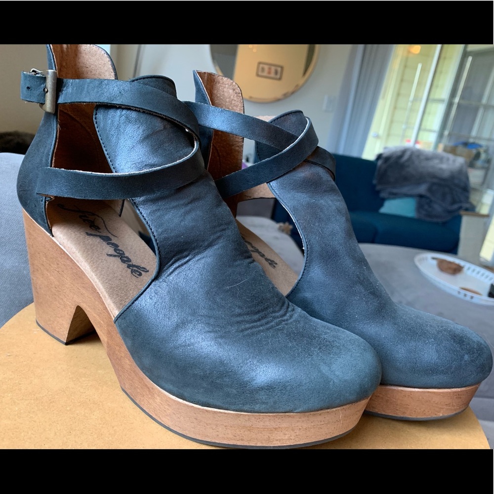 Free People Black Leather Heels. Size 11.